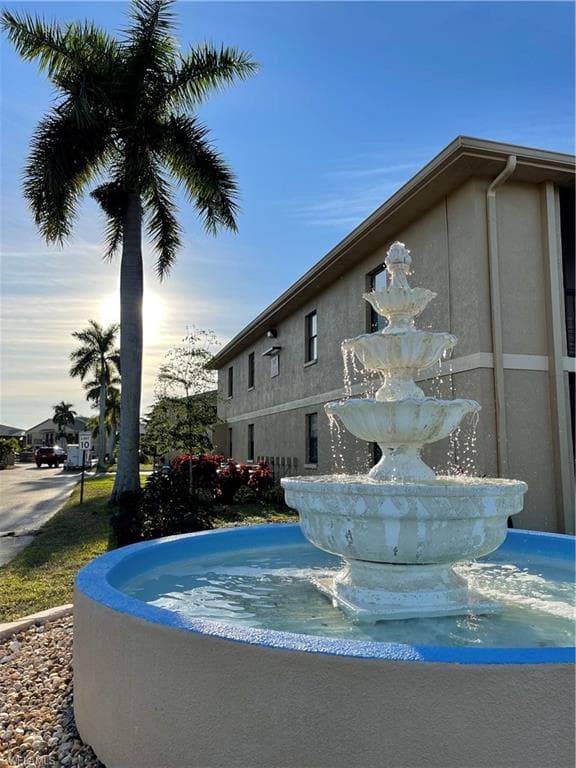 5325 Summerlin RD 2502 FORT MYERS, FL 33919