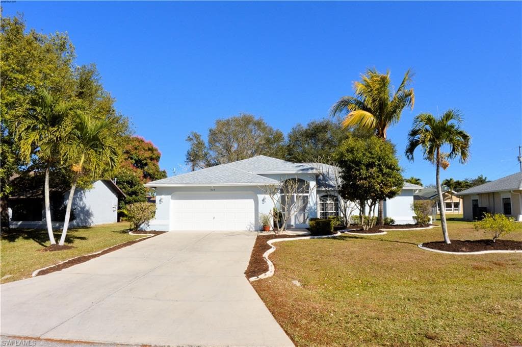 919 SE 31st TER CAPE CORAL, FL 33904