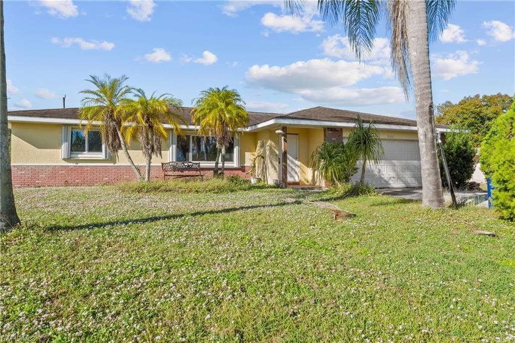 2143 Tropic AVE FORT MYERS, FL 33905
