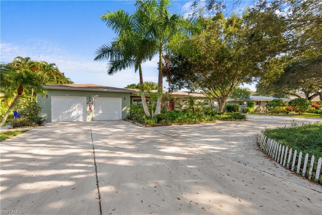 1343 Shadow LN FORT MYERS, FL 33901