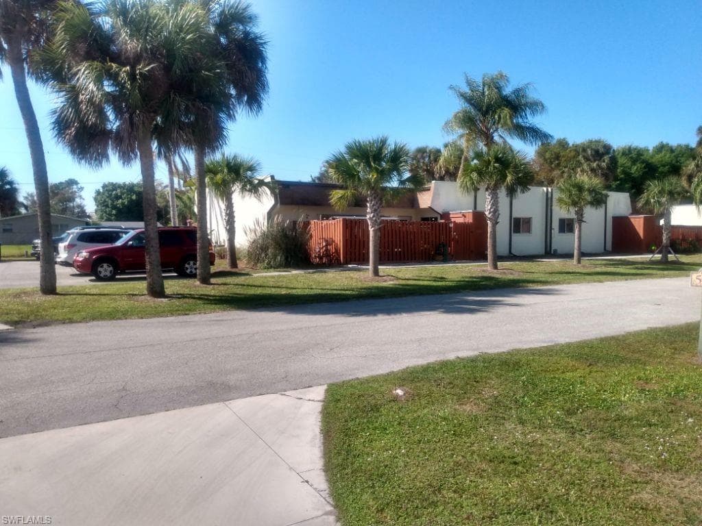 1165 Palm AVE 6A NORTH FORT MYERS, FL 33903