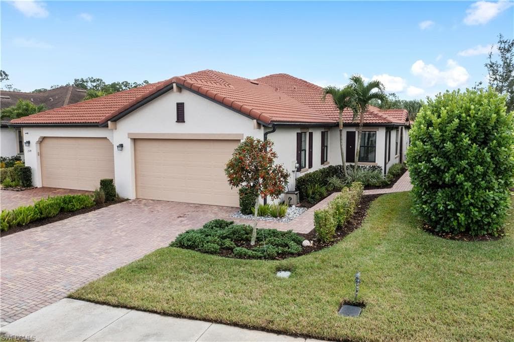 1578 Oceania DR S NAPLES, FL 34113