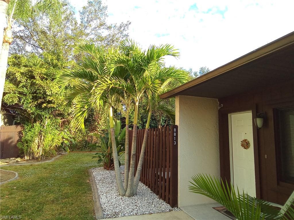 8813 Somerset BLVD FORT MYERS, FL 33919