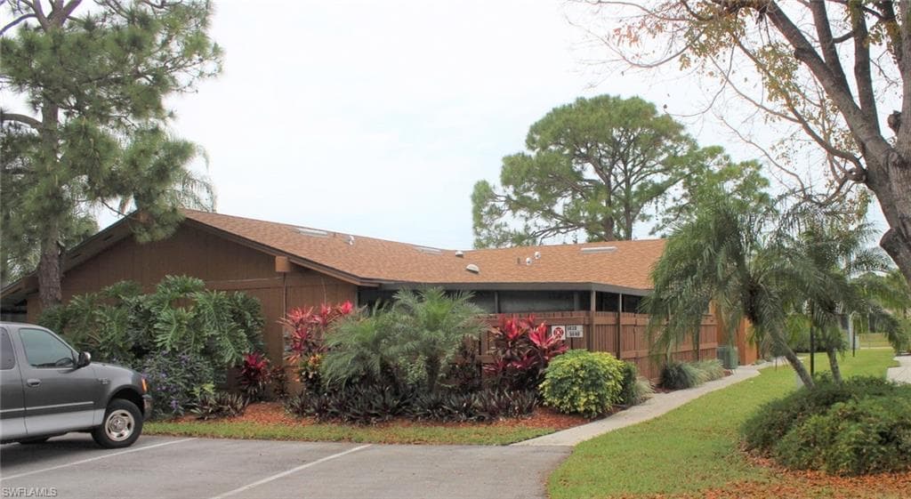 5634 Foxlake DR NORTH FORT MYERS, FL 33917