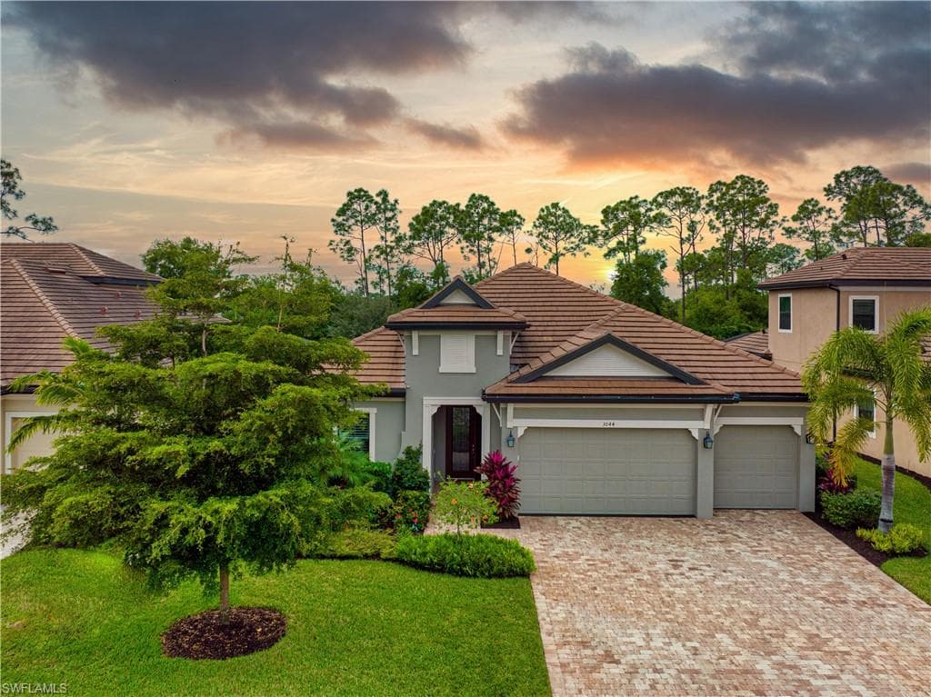 3044 Mandalay CT NAPLES, FL 34105