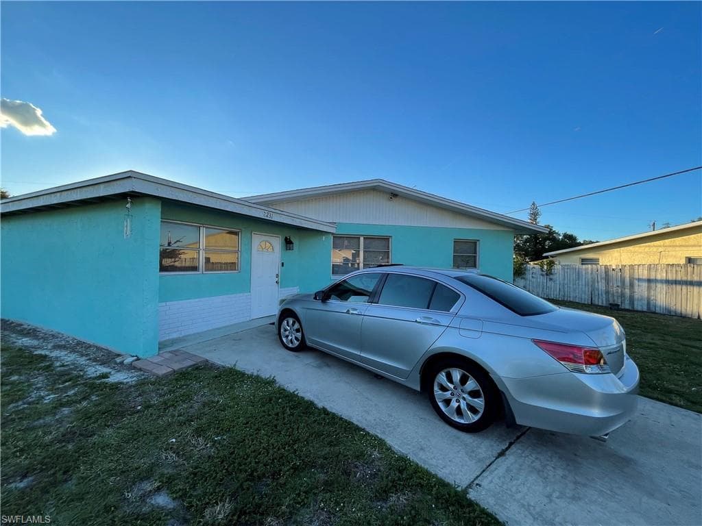 2231 Lotus RD FORT MYERS, FL 33905