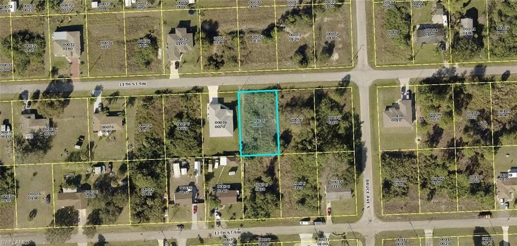 3905 11th ST SW LEHIGH ACRES, FL 33976