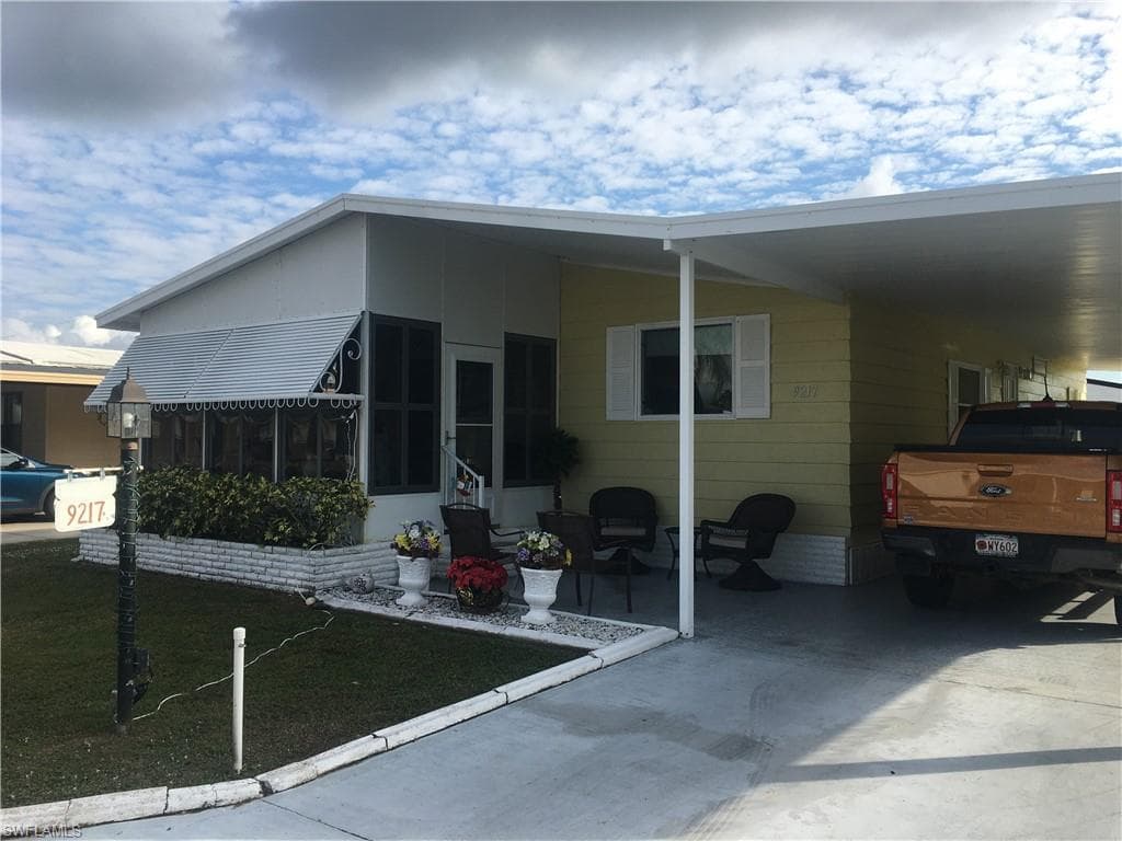 9217 Bonita DR NORTH FORT MYERS, FL 33903