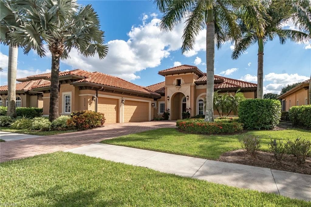 8938 Shenendoah CIR NAPLES, FL 34113