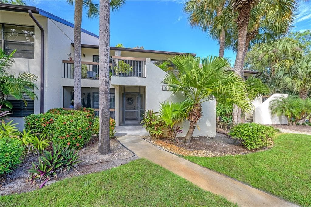 1818 Kings Lake BLVD 202 NAPLES, FL 34112