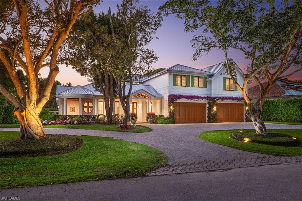 375 Yucca RD NAPLES, FL 34102