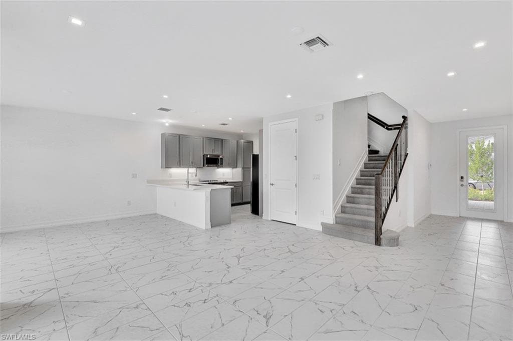 7552 Carnegie WAY NAPLES, FL 34119