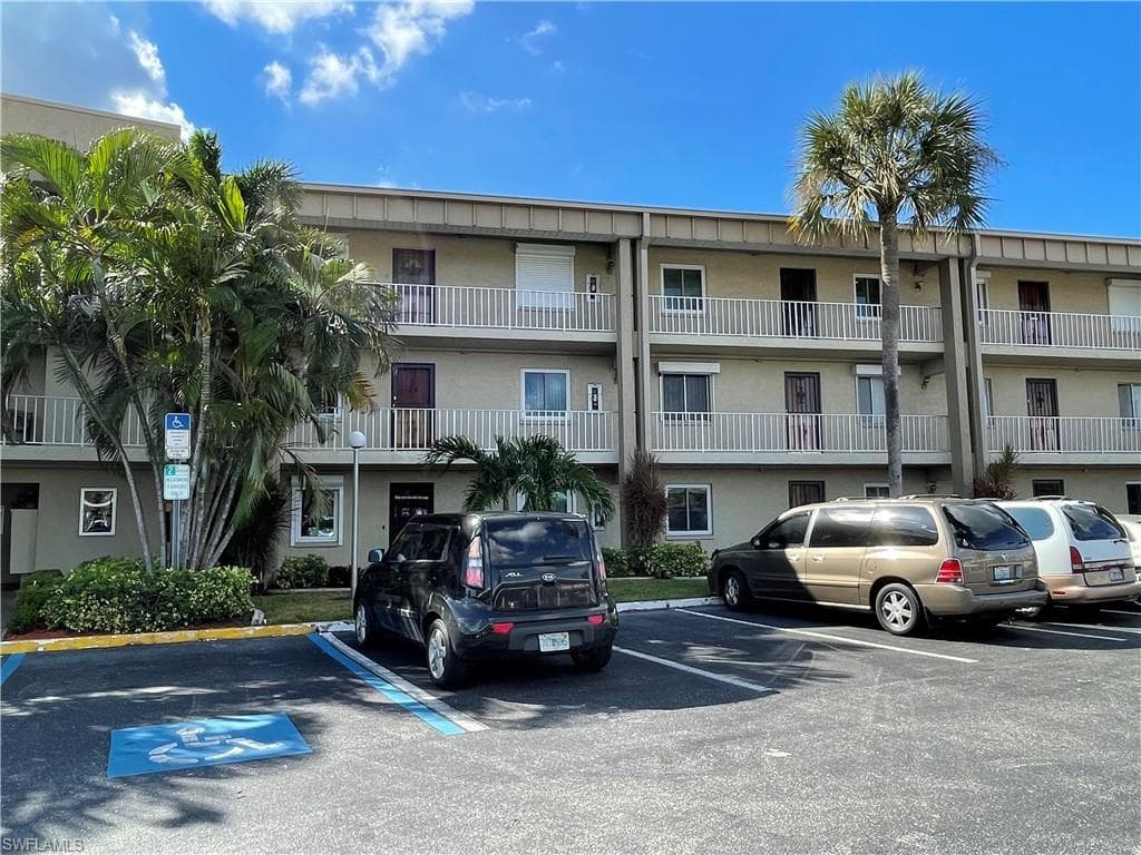 2264 Winkler AVE 207 FORT MYERS, FL 33901