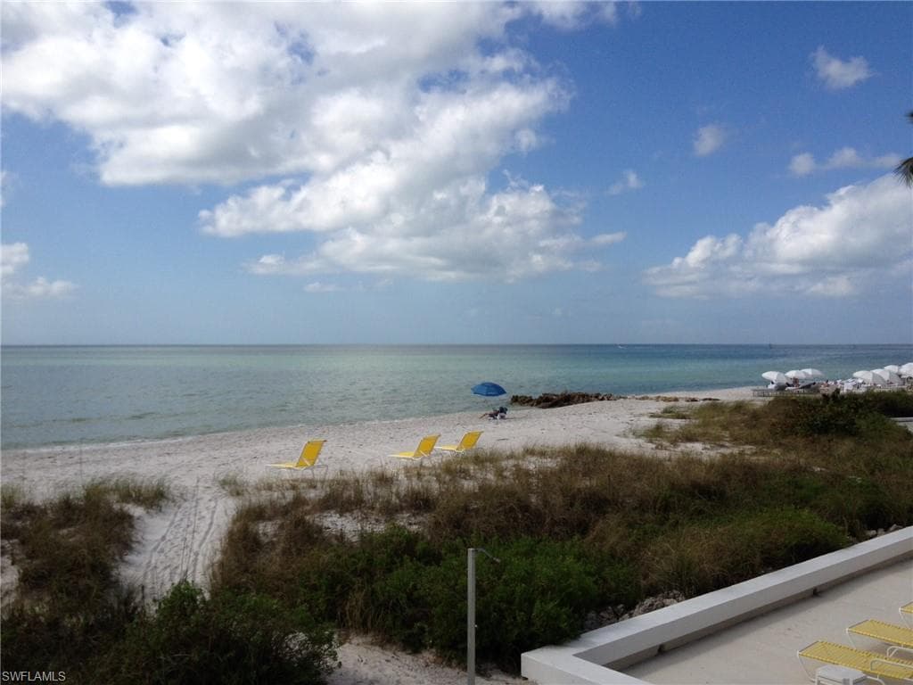 1851 Gulf Shore BLVD N 8 NAPLES, FL 34102