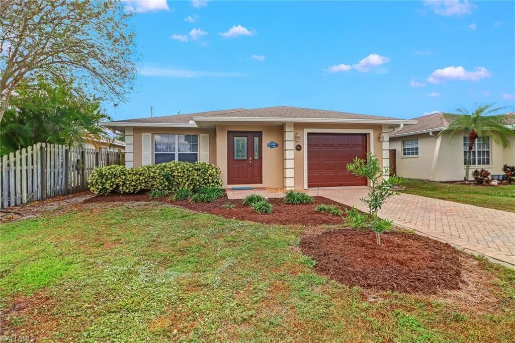 782 103rd AVE N NAPLES, FL 34108