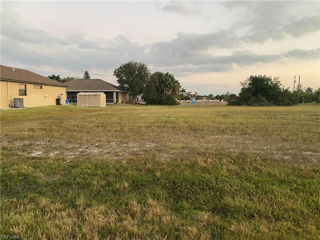 3820 NW 22nd TER CAPE CORAL, FL 33993