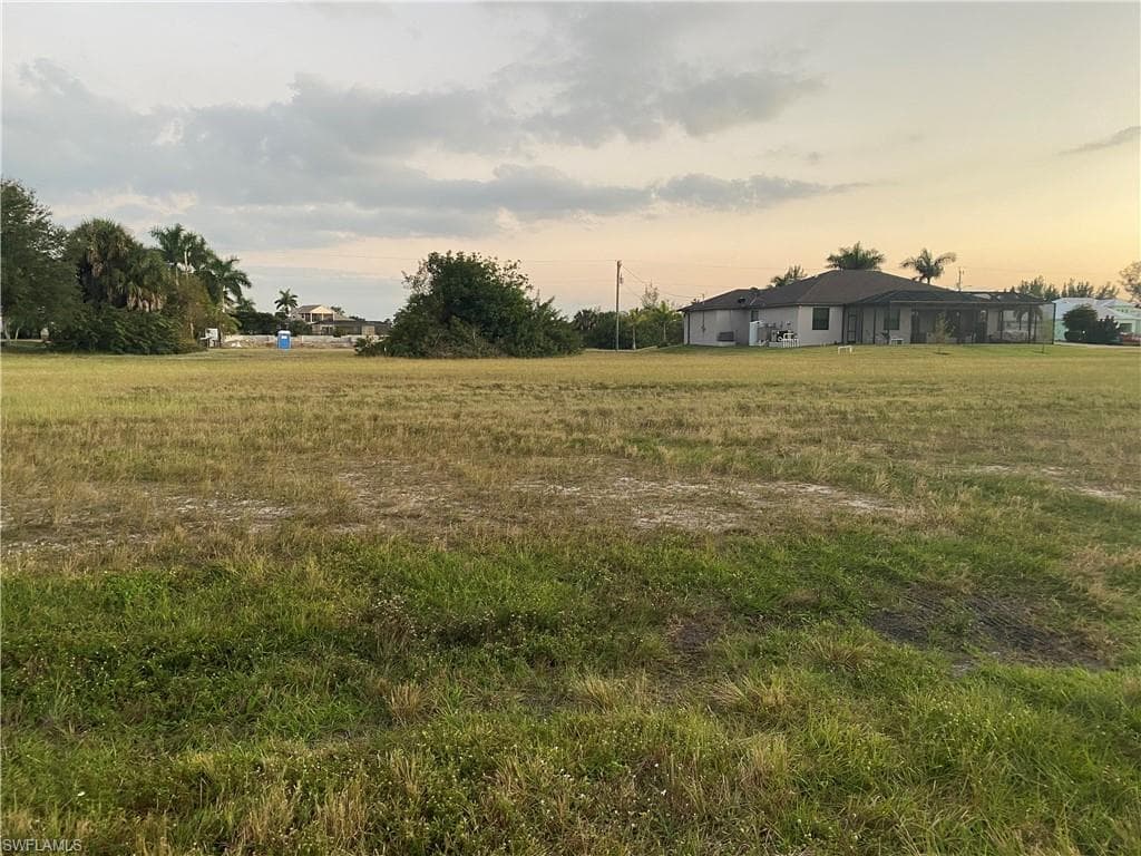 3824 NW 22nd TER CAPE CORAL, FL 33993
