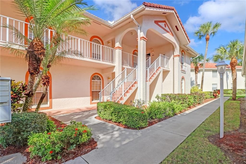 595 Mardel DR 408 NAPLES, FL 34104