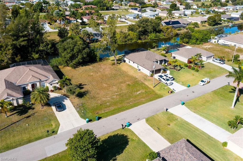 1202 11th PL CAPE CORAL, FL 33991