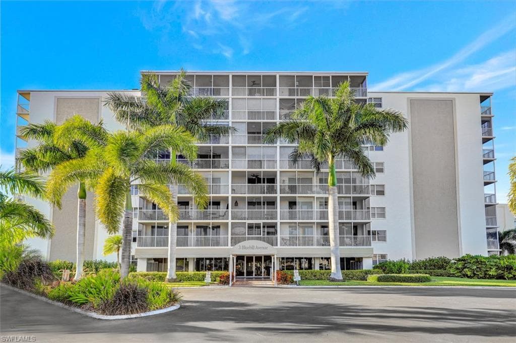 3 Bluebill AVE 203 NAPLES, FL 34108