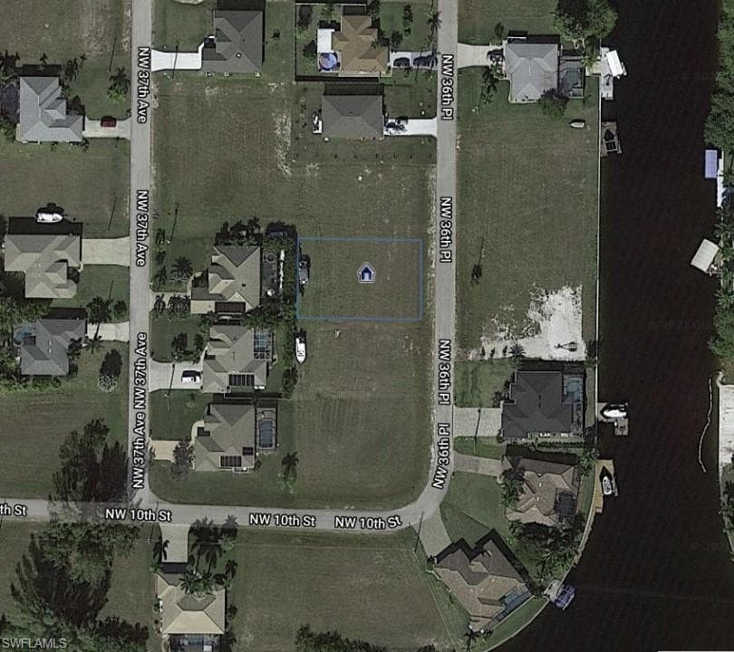 1427 37th PL CAPE CORAL, FL 33993