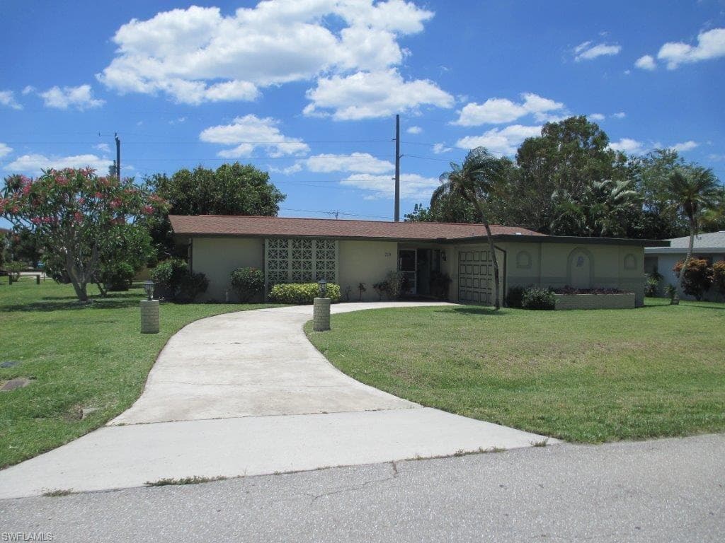 218 SE 47th TER CAPE CORAL, FL 33904