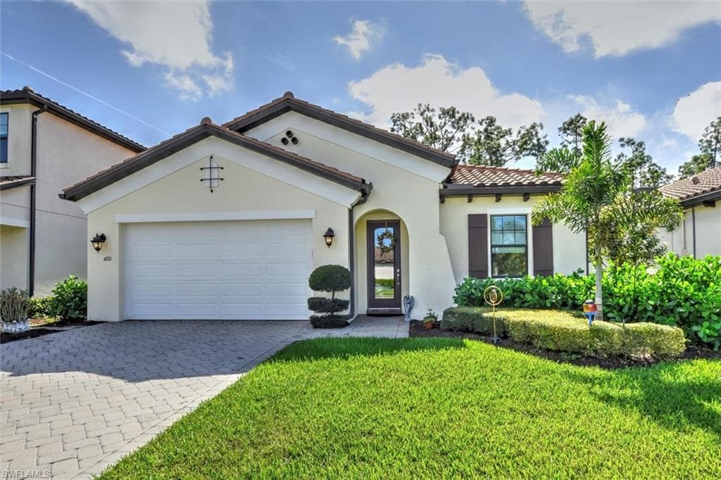 4371 Raffia Palm CIR NAPLES, FL 34119