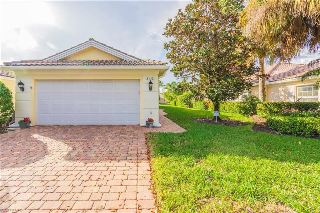 3412 Cayman LN NAPLES, FL 34119