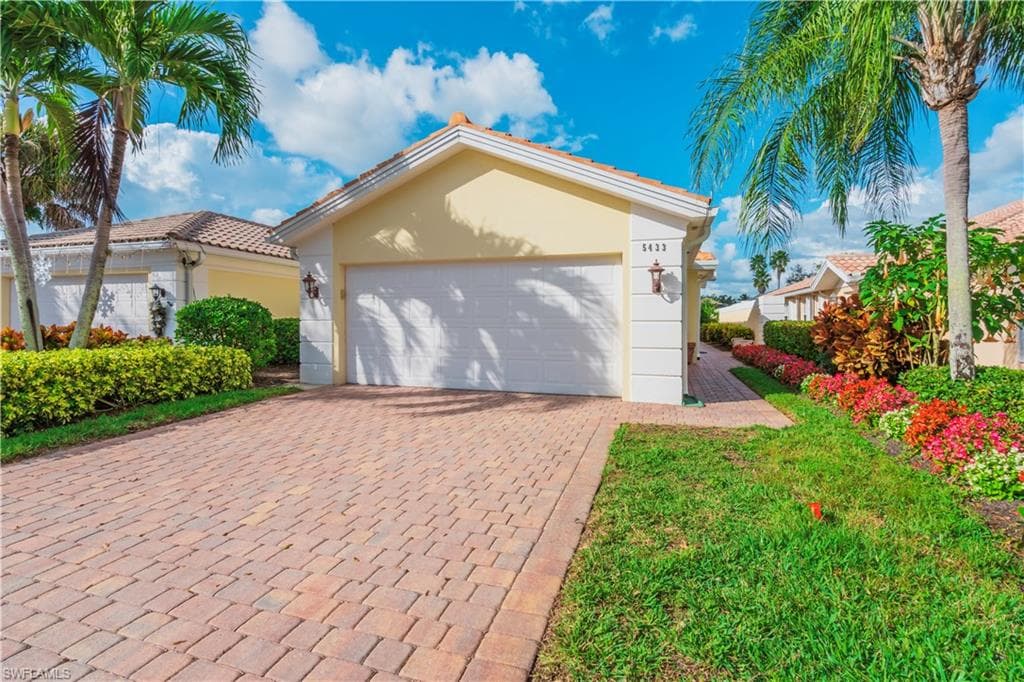 5433 Guadeloupe WAY NAPLES, FL 34119