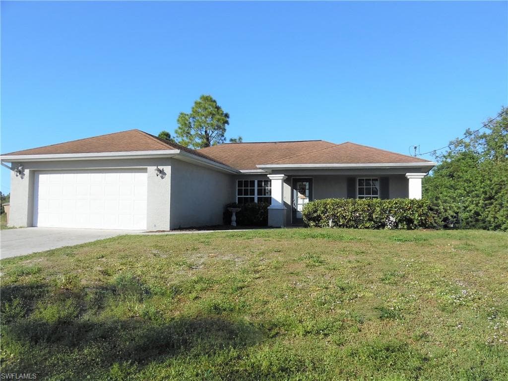 3910 4th ST SW LEHIGH ACRES, FL 33976