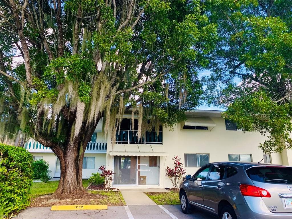 349 Joel BLVD 102 LEHIGH ACRES, FL 33936