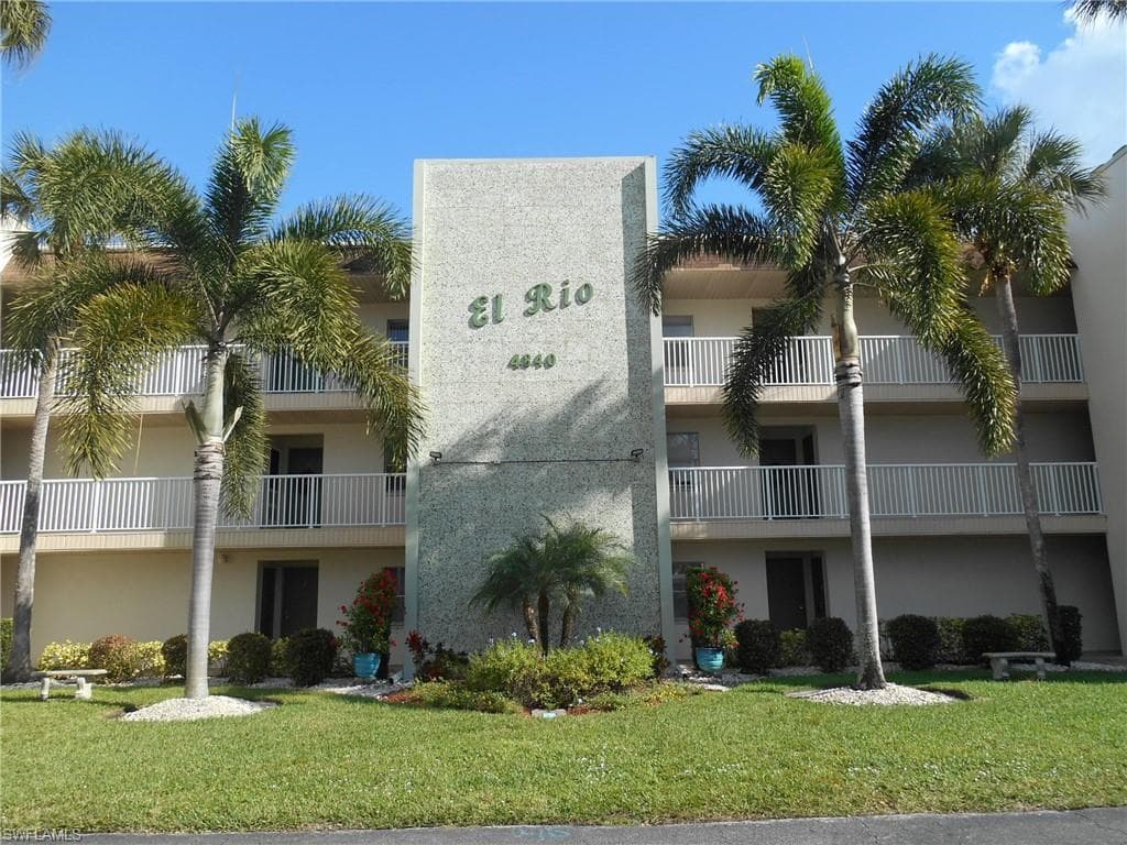 4840 Golf Club CT 4 NORTH FORT MYERS, FL 33903