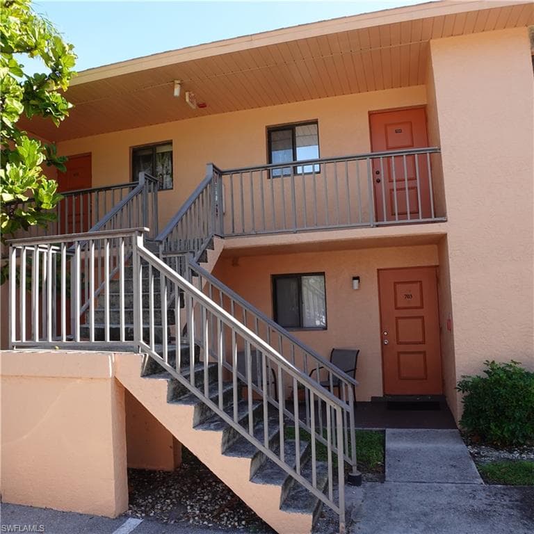2700 Park Windsor DR 704 FORT MYERS, FL 33901