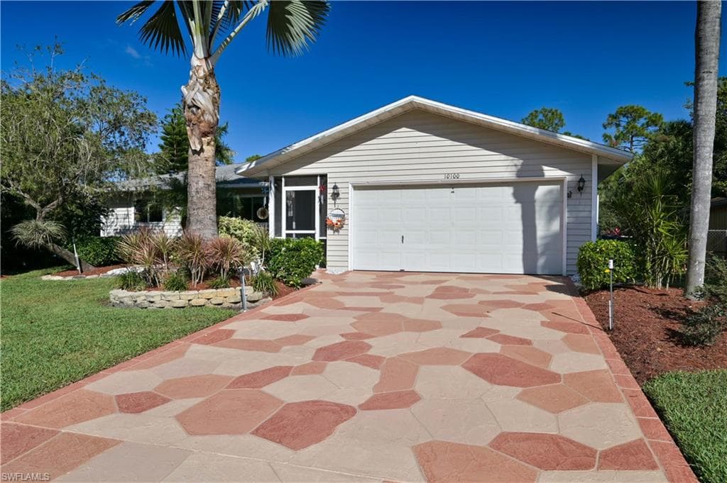 10100 Tropical DR BONITA SPRINGS, FL 34135