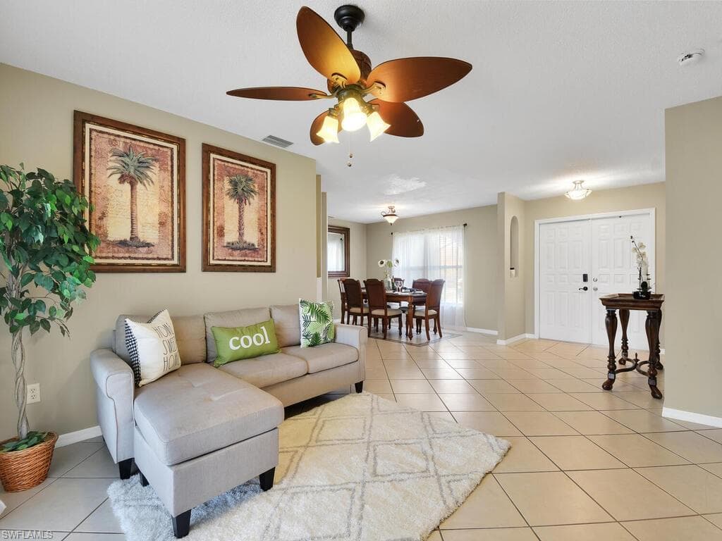 418 NE Van Loon LN CAPE CORAL, FL 33909