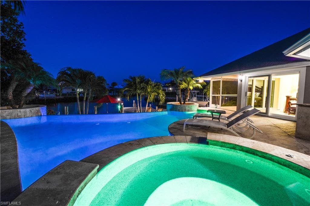1074 WHITEHEART CT MARCO ISLAND, FL 34145