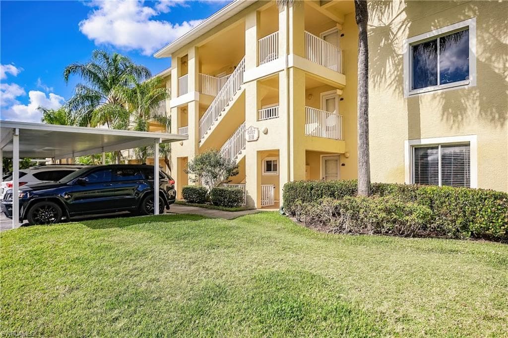 8287 Key Royal LN 1511 NAPLES, FL 34119
