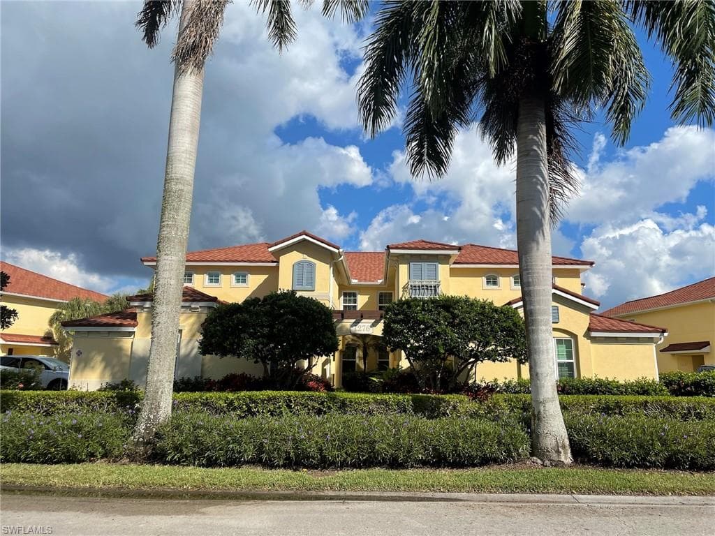 1276 Rialto WAY 7-201 NAPLES, FL 34114