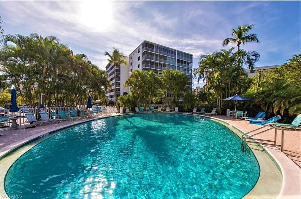 1 Bluebill AVE 402 NAPLES, FL 34108