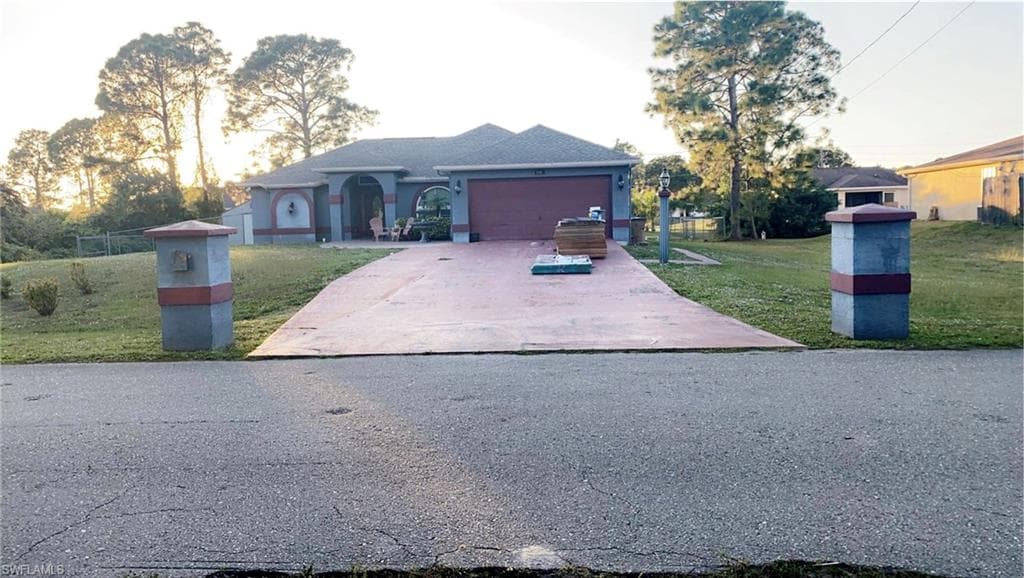 1045 Albany AVE LEHIGH ACRES, FL 33971