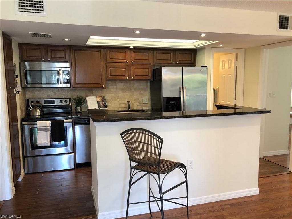 200 Palm DR 43-6 NAPLES, FL 34112