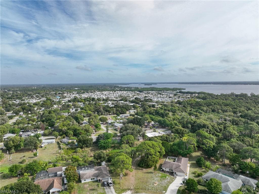 204 E Mariana AVE NORTH FORT MYERS, FL 33917