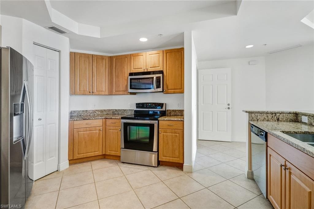2743 1st ST 1801 FORT MYERS, FL 33916