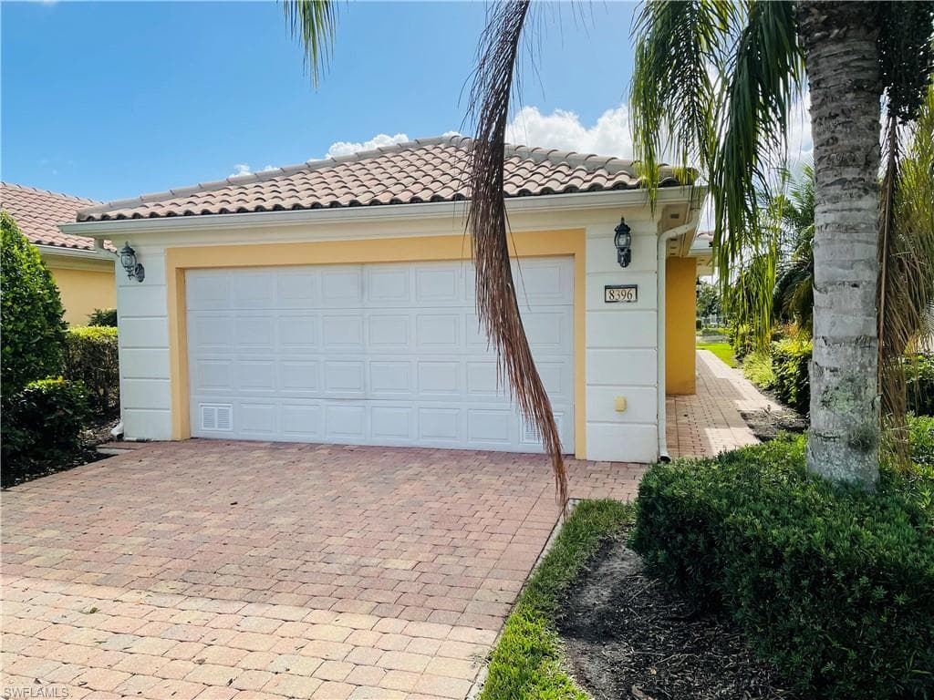 8396 Borboni CT NAPLES, FL 34114
