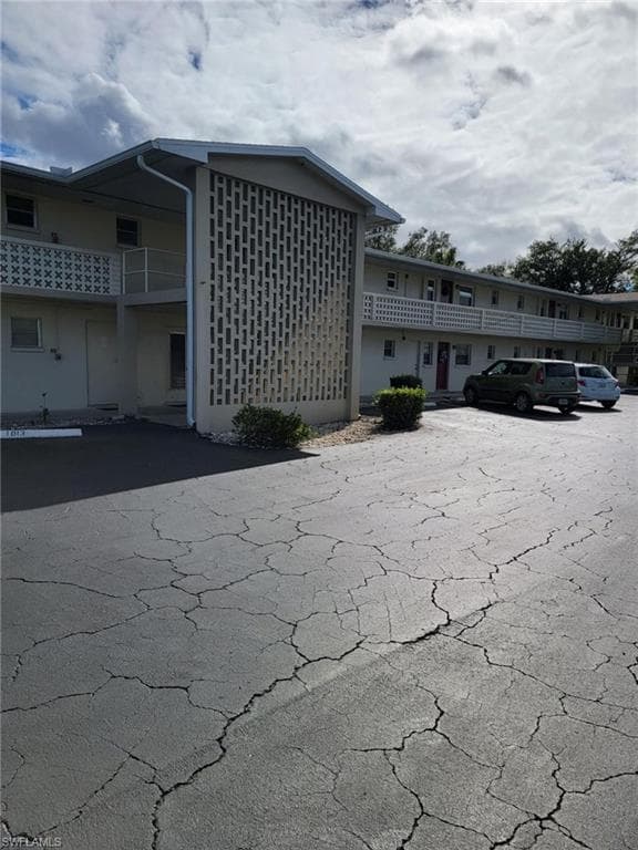 1007 Tropic TER NORTH FORT MYERS, FL 33903