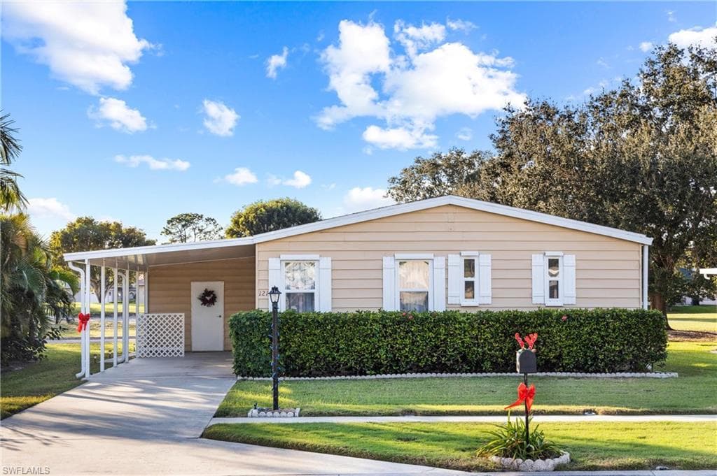 121 Belle Isle CIR NAPLES, FL 34112