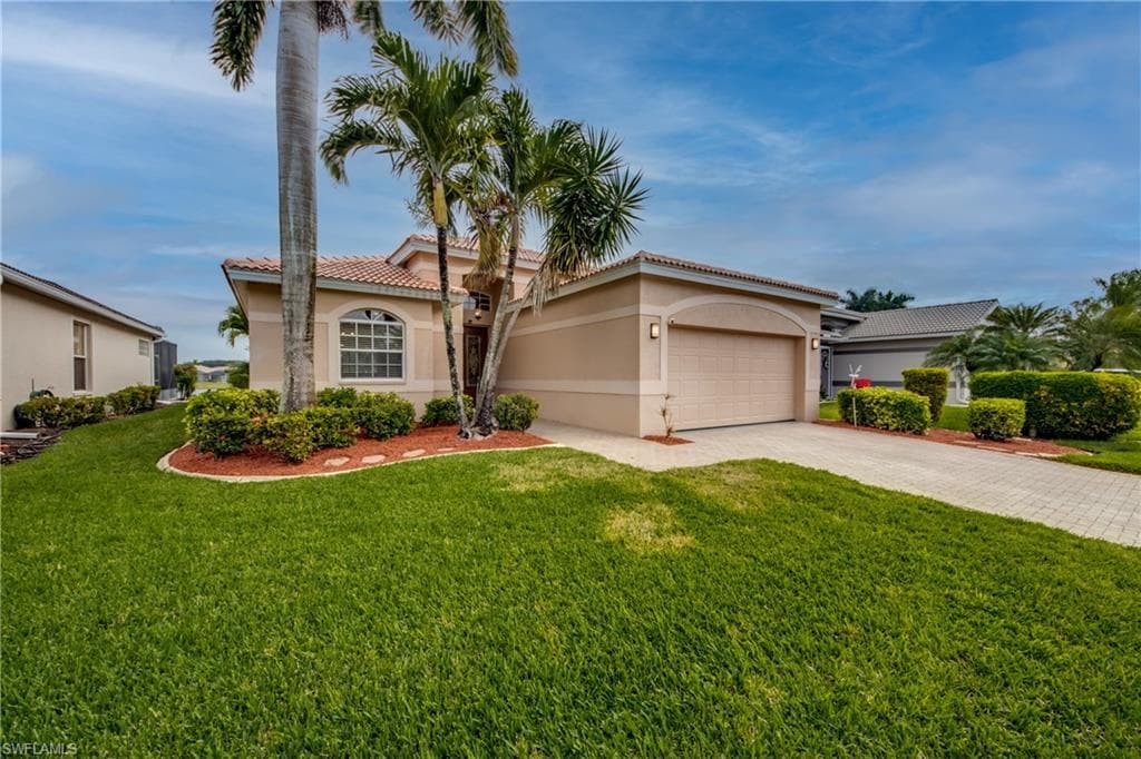 11233 Lakeland CIR FORT MYERS, FL 33913