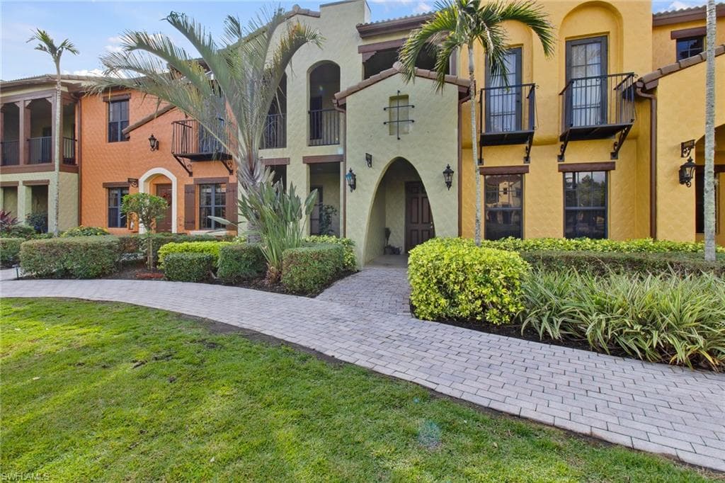 9078 Albion LN S 6603 NAPLES, FL 34113