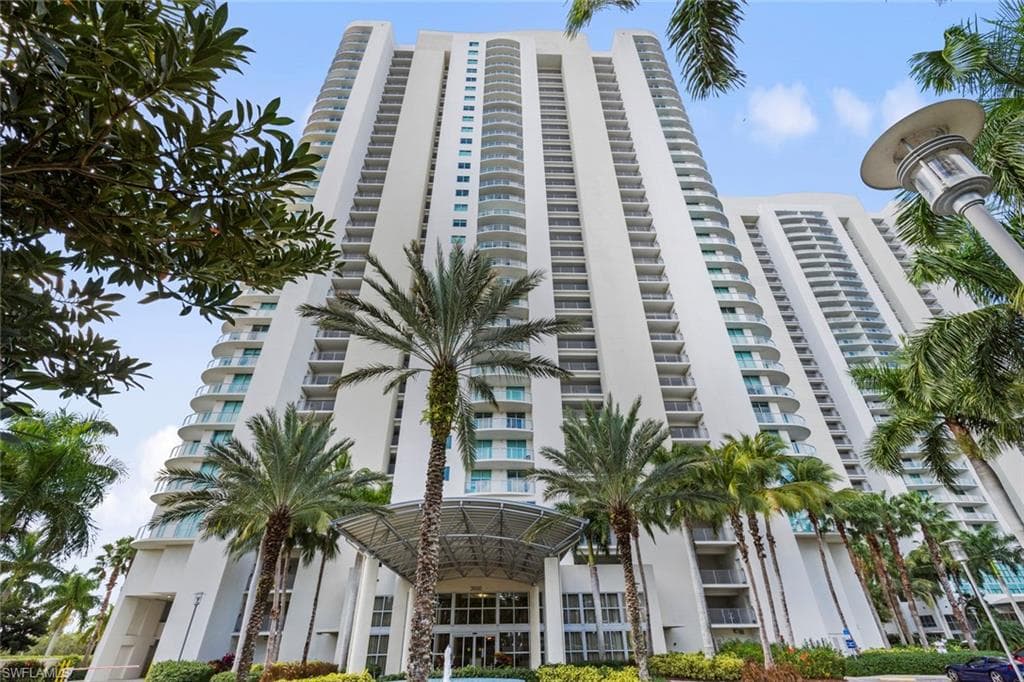 3000 Oasis Grand BLVD 1703 FORT MYERS, FL 33916