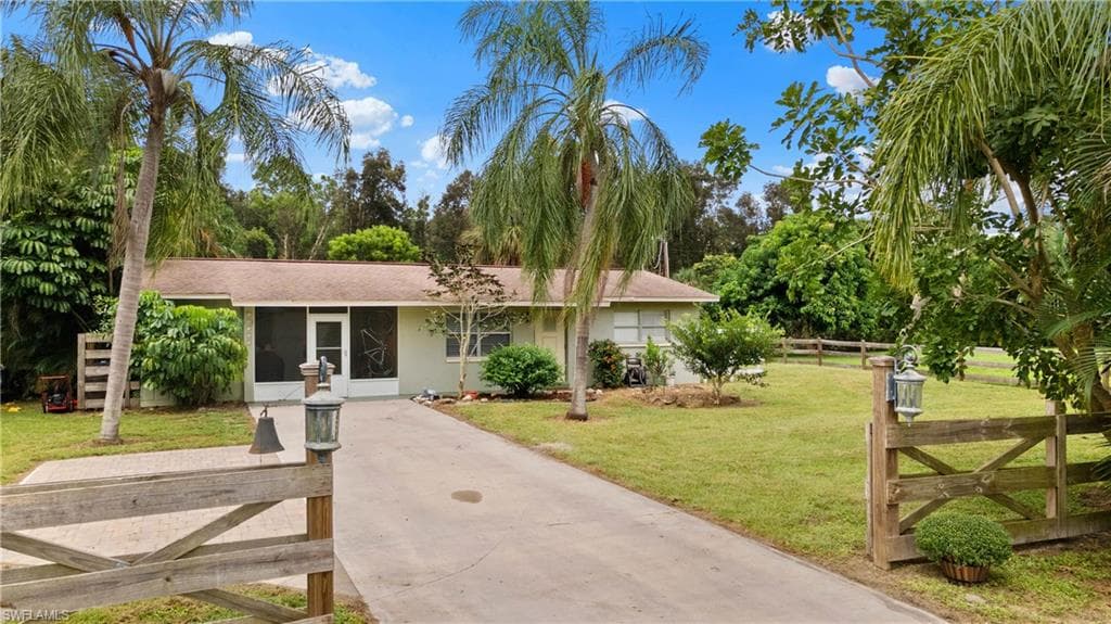 10325 Tarrah LN BONITA SPRINGS, FL 34135